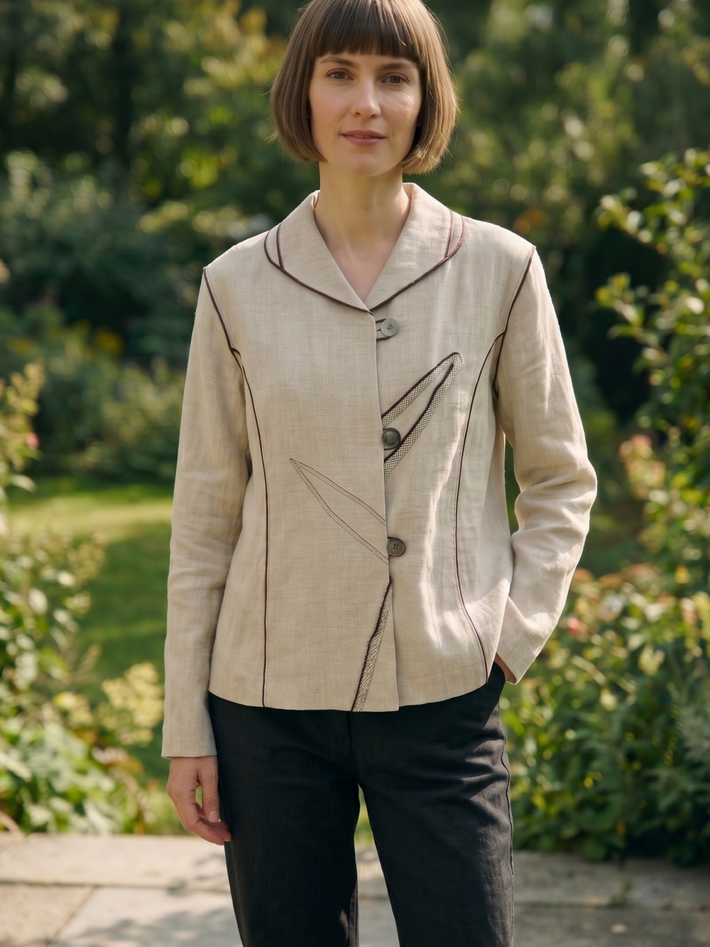 Anna Polan Beige Linen Jacket with Black and Red Stitching size S